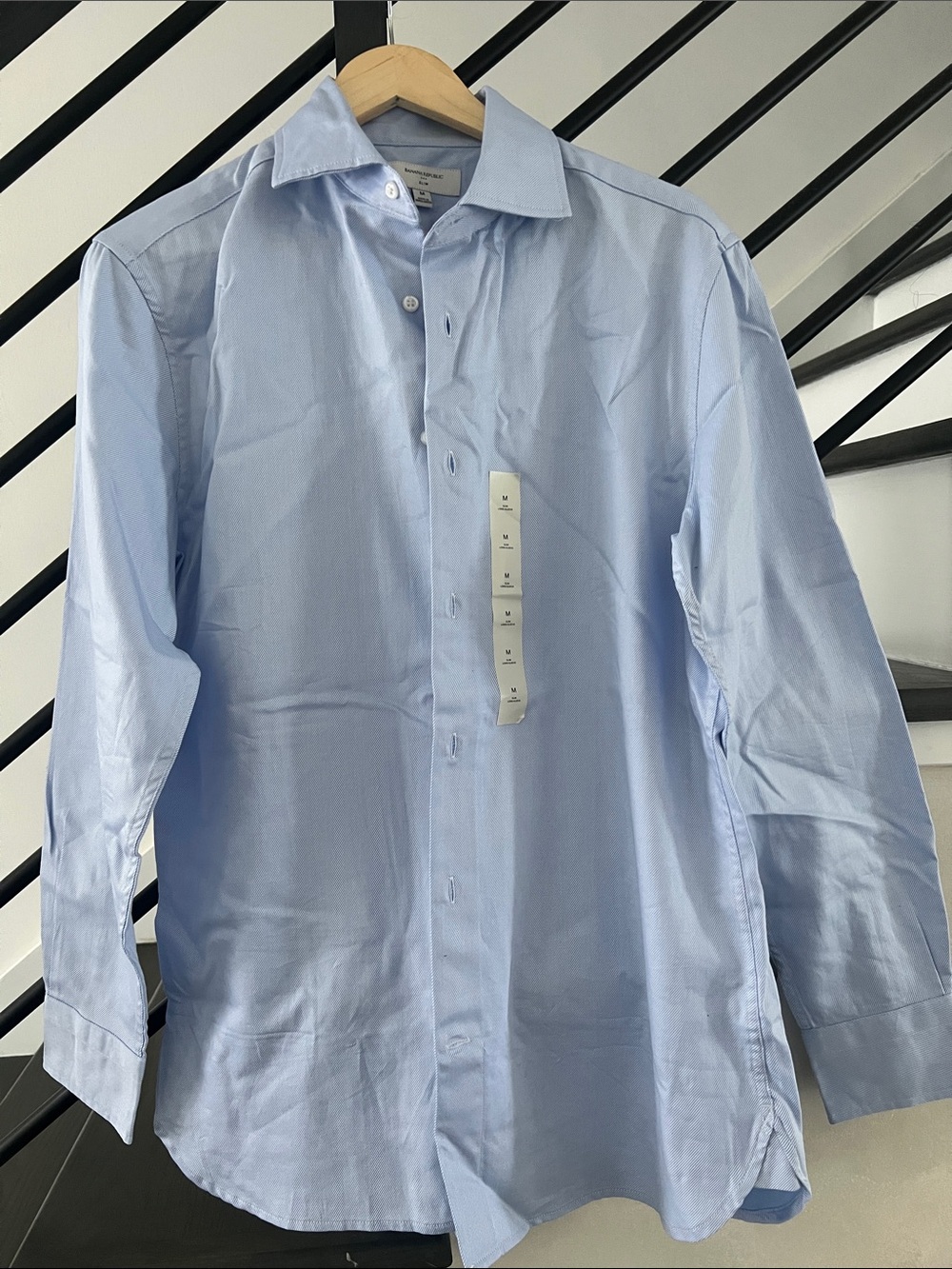 Banana Republic Light Blue Men's Dress Shirt - Classic Point Collar